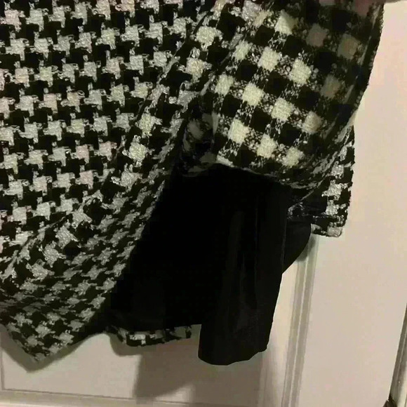 Liz Clairborne Houndstooth Lined Pencil Skirt size 12 petite, classic style! - Picture 3 of 7